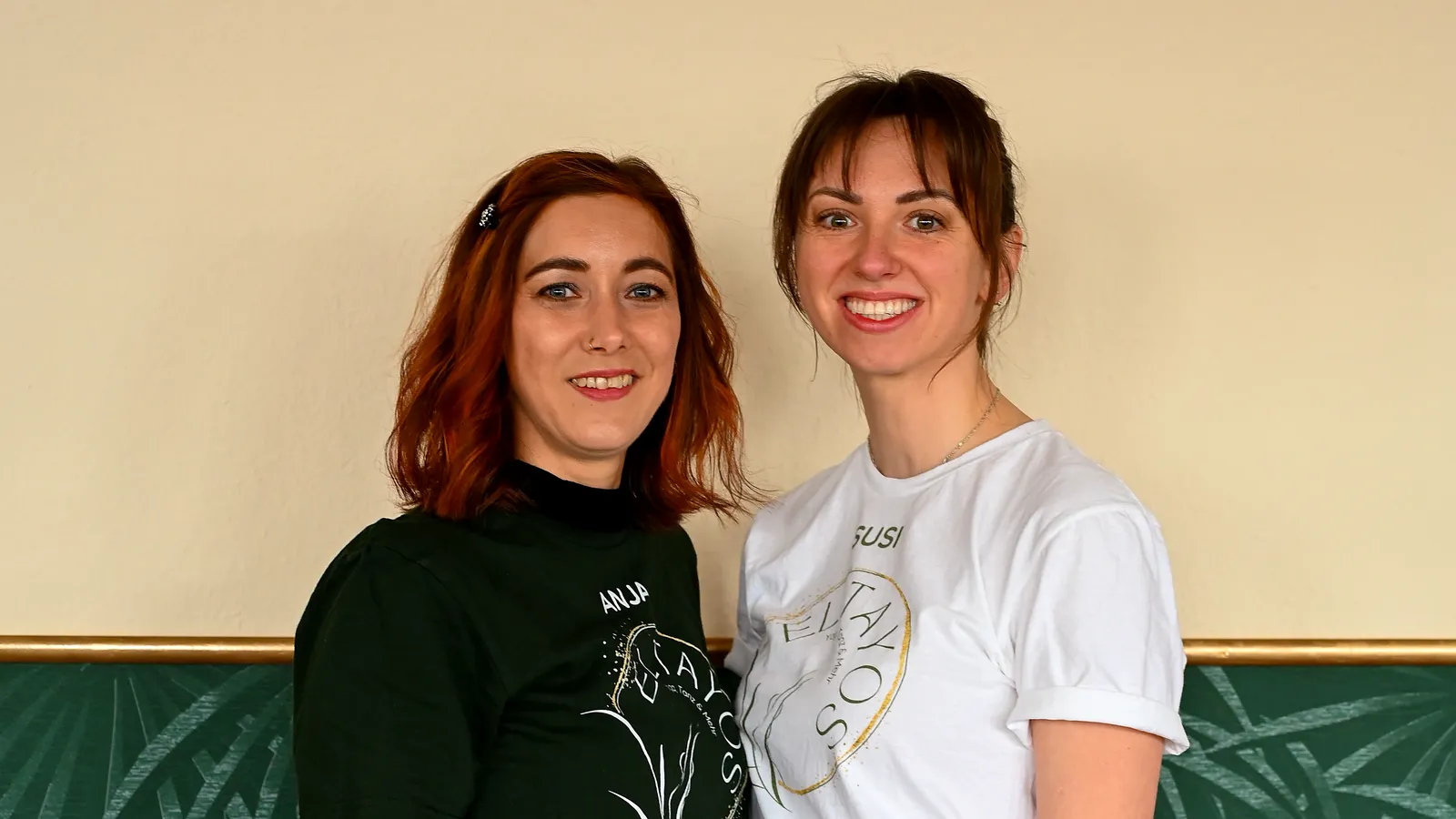 Anja Flachbart und Susann Sikinger in ihrem Studio in Dargun